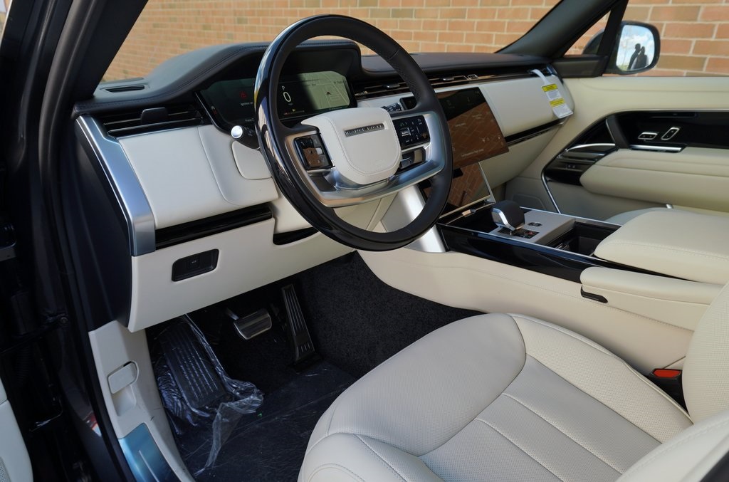 2025 LAND ROVER RANGE ROVER - Image 11