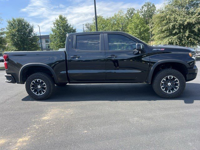2024 Chevrolet Silverado 1500 ZR2 photo 3