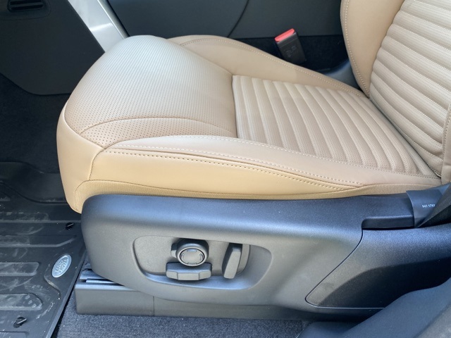 2025 Land Rover Discovery SE photo 21