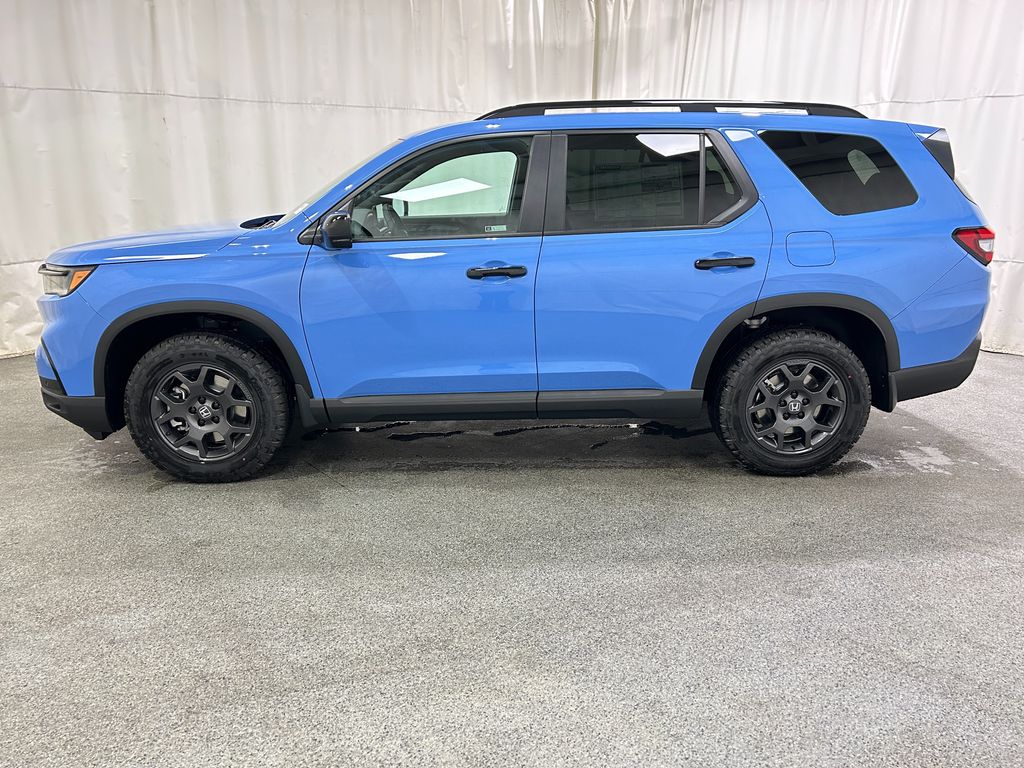 2025 Honda Pilot TrailSport photo 3