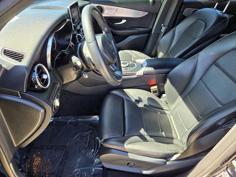 2019 Mercedes Benz GLC 300 photo 6