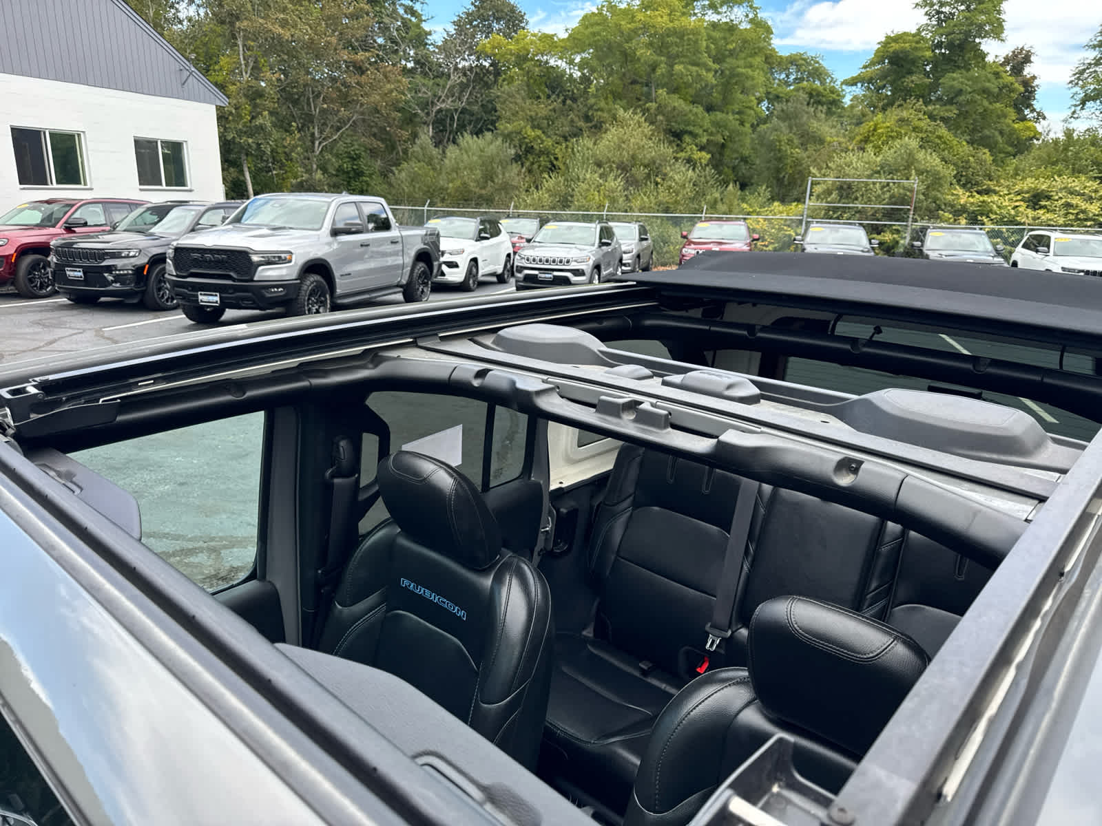 2022 Jeep Wrangler 4xe Unlimited Rubicon photo 29