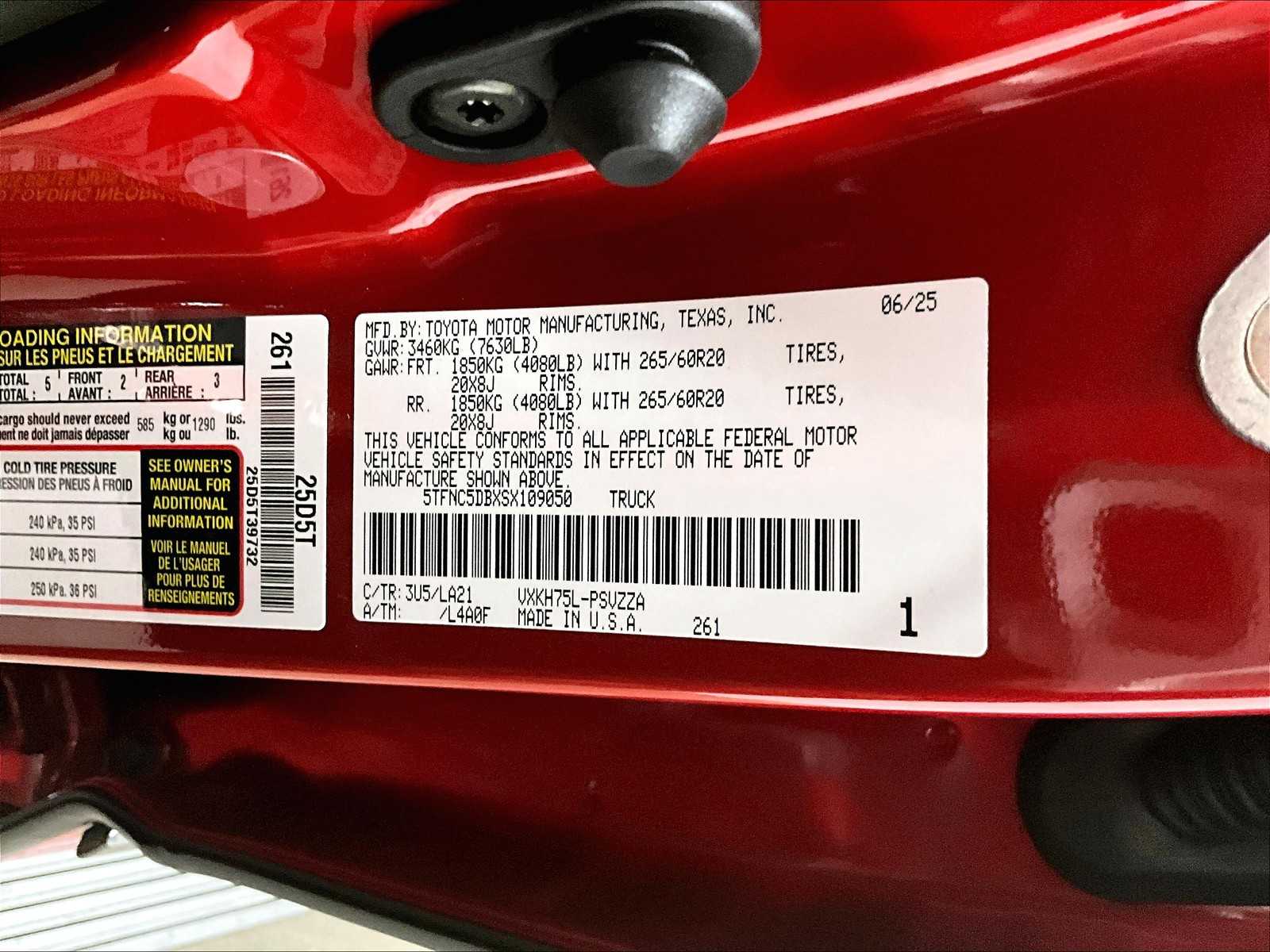 2025 Toyota Tundra Platinum CrewMax photo 16