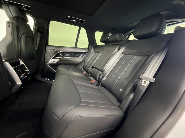 2025 Land Rover Range Rover SE photo 7