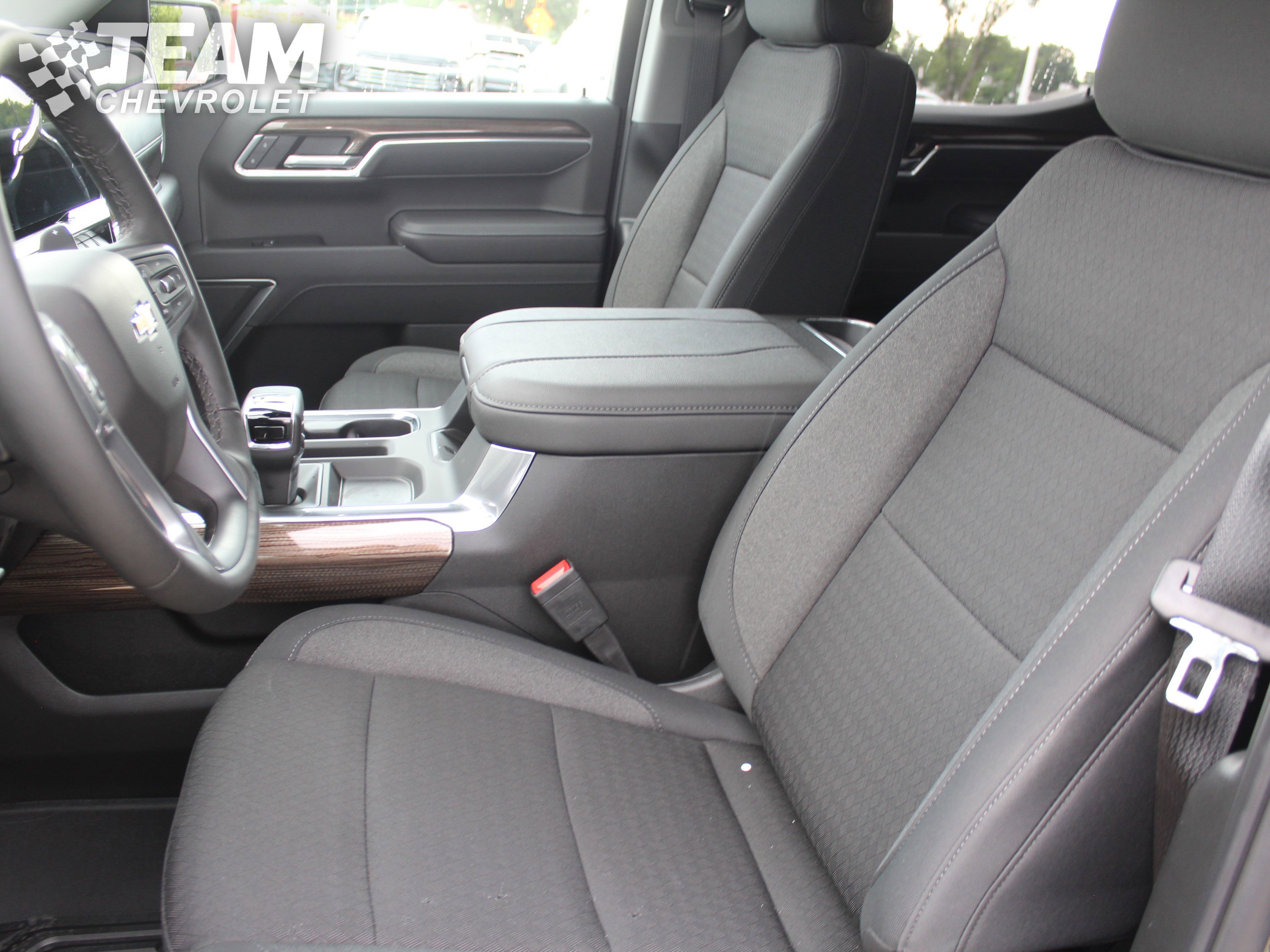 2025 Chevrolet Silverado 1500 LT photo 9
