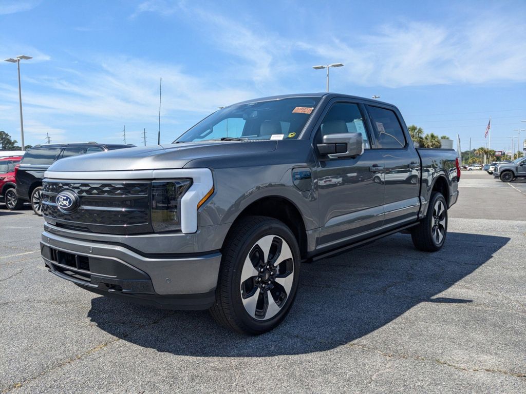 2025 Ford F-150 Lightning Platinum photo 8