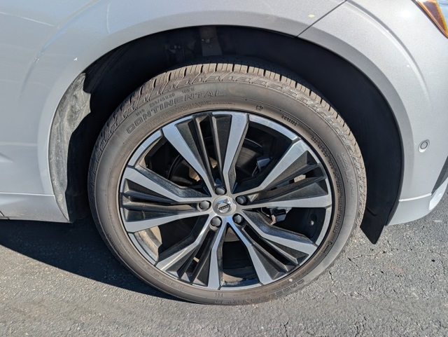 2025 Volvo XC60 B5 Plus photo 7
