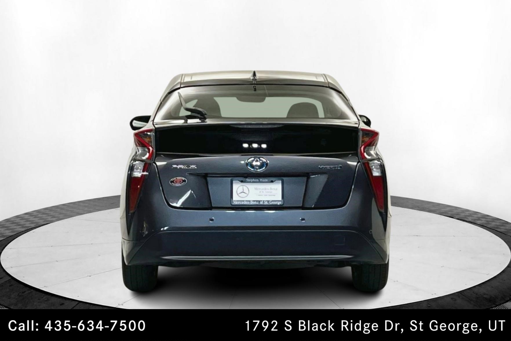 2017 Toyota Prius Two photo 4