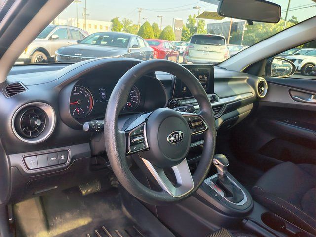 2019 Kia Forte LXS photo 3
