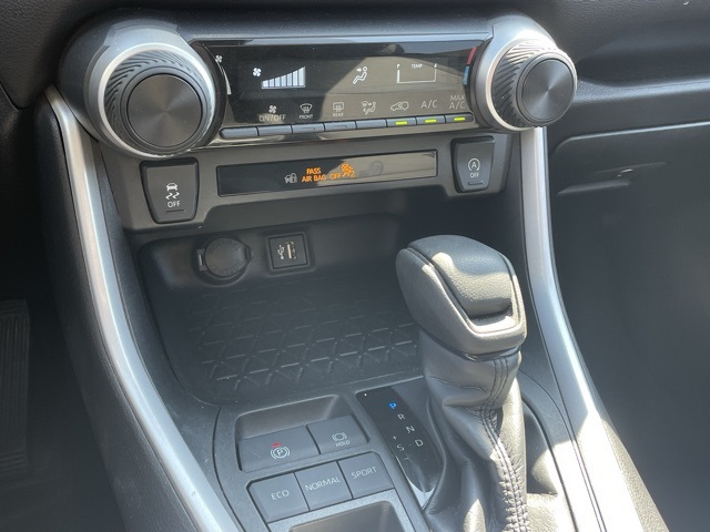 2024 Toyota RAV4 LE photo 12