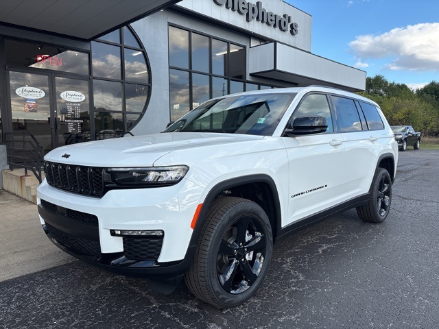 2025 Jeep Grand Cherokee Limited photo 2