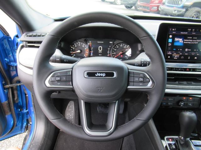 2025 Jeep Compass Latitude photo 17