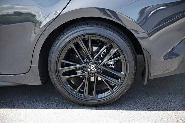 2025 Toyota Camry SE photo 5