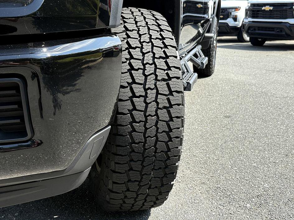 2024 Chevrolet Silverado 2500HD Custom photo 26