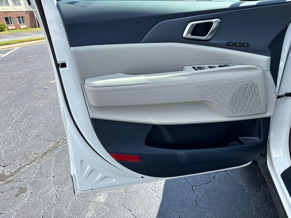 2026 Kia Carnival SX photo 12