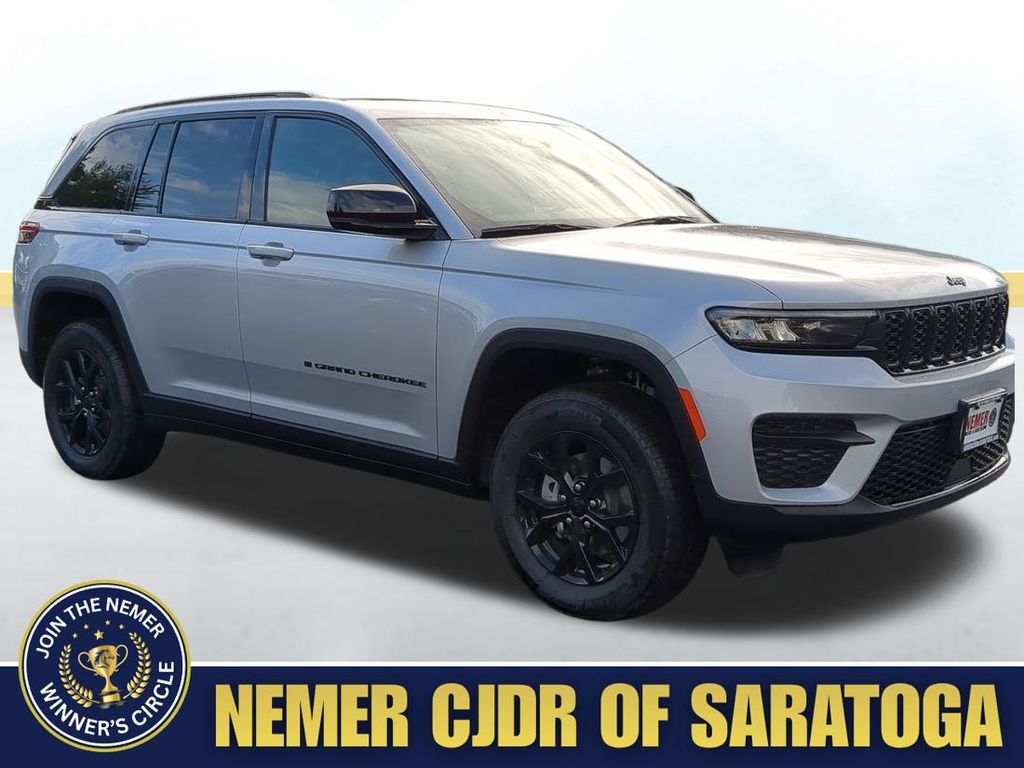 2025 Jeep Grand Cherokee Altitude's photo