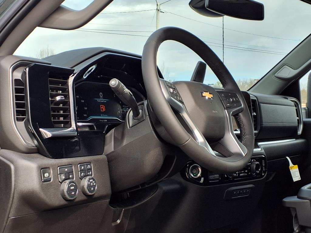 2025 Chevrolet Silverado 2500HD LT photo 12