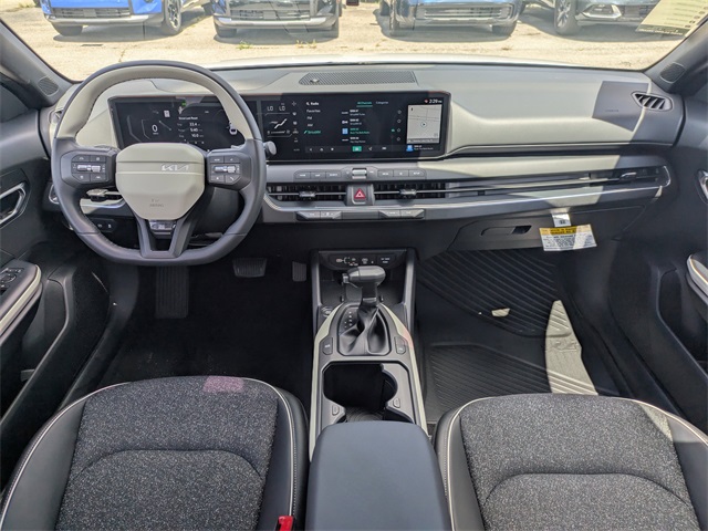 2025 Kia K4 GT-Line photo 13