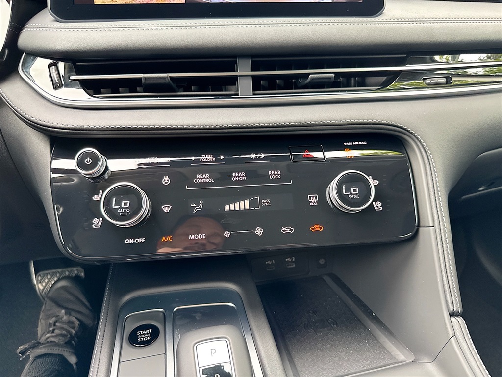 2026 Infiniti QX60 Luxe photo 15