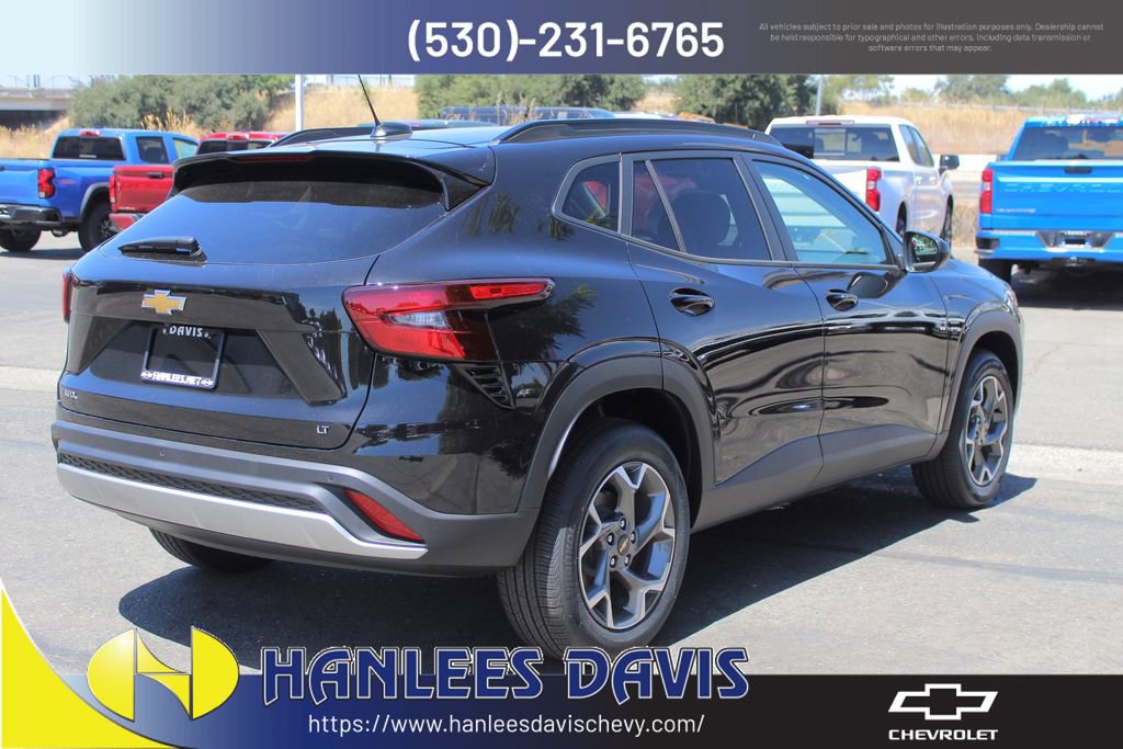 2025 Chevrolet Trax LT photo 6
