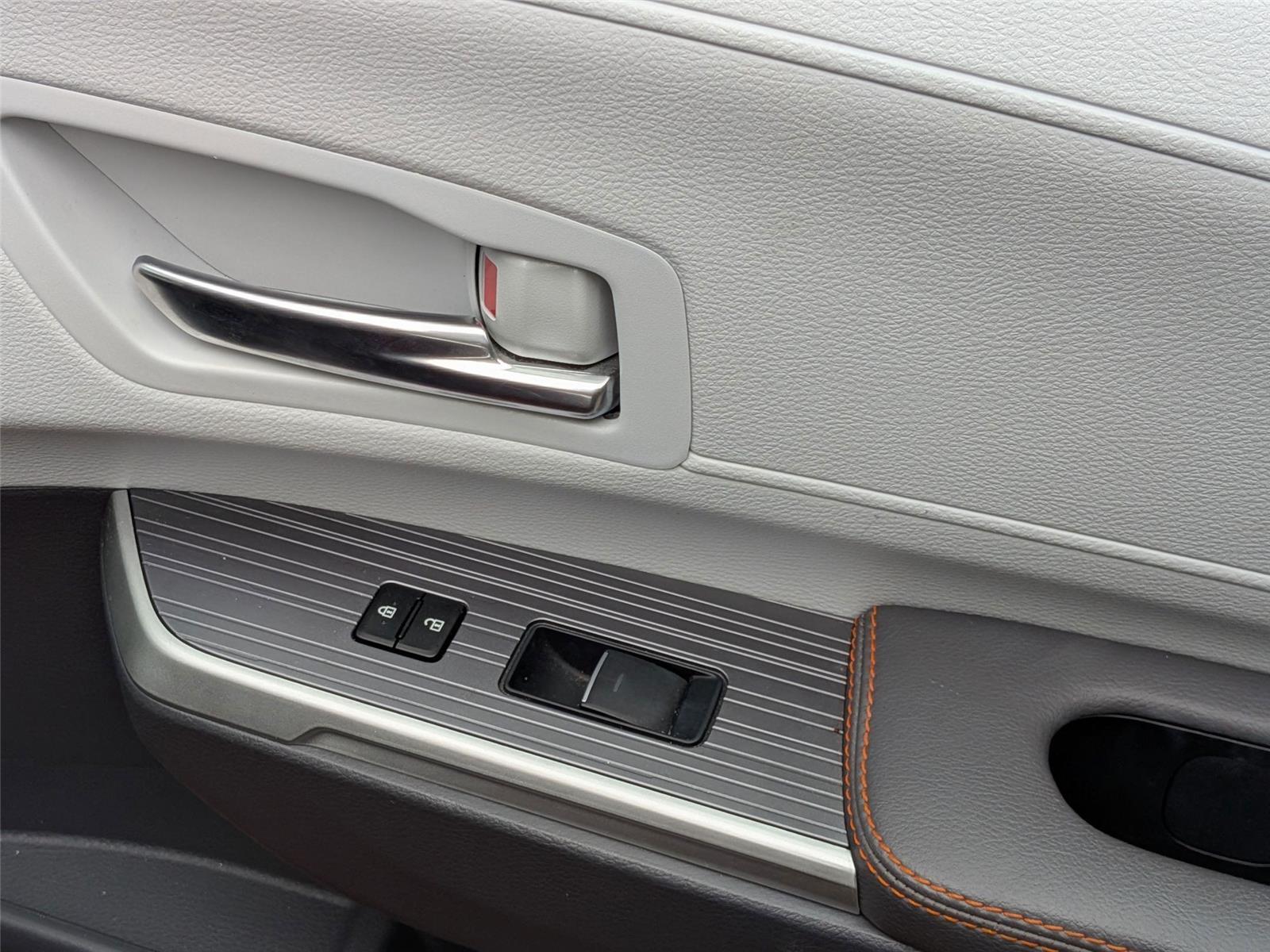 2022 Toyota Sienna XSE photo 33