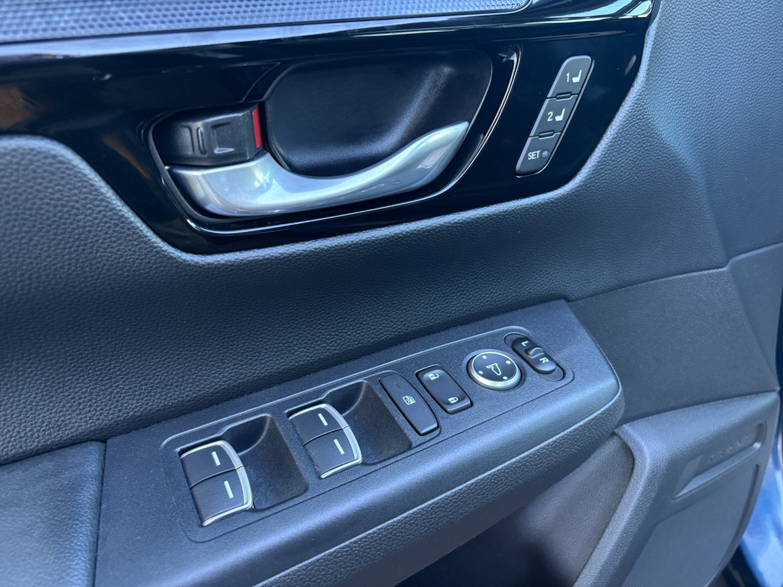 2023 Honda CR-V EX-L photo 28
