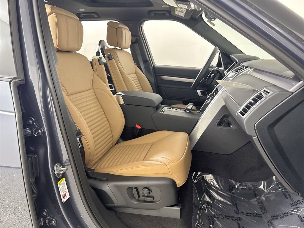 2025 Land Rover Discovery SE photo 23
