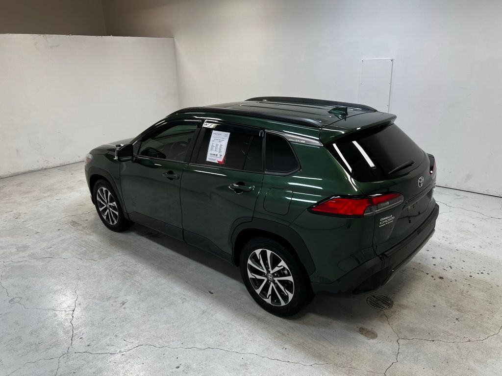 2023 Toyota Corolla Cross XLE photo 4