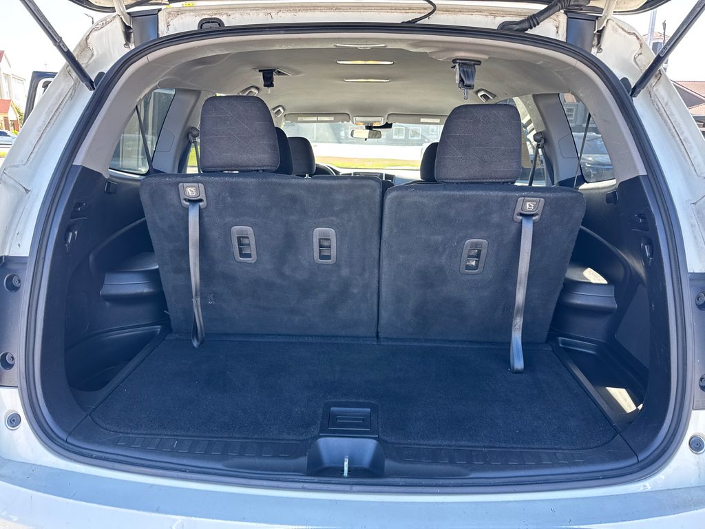 2019 Honda Pilot LX photo 17