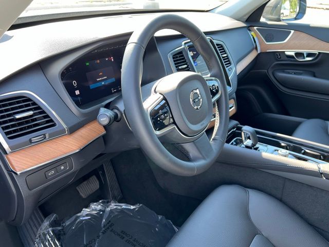 2025 Volvo XC90 T8 Core photo 18
