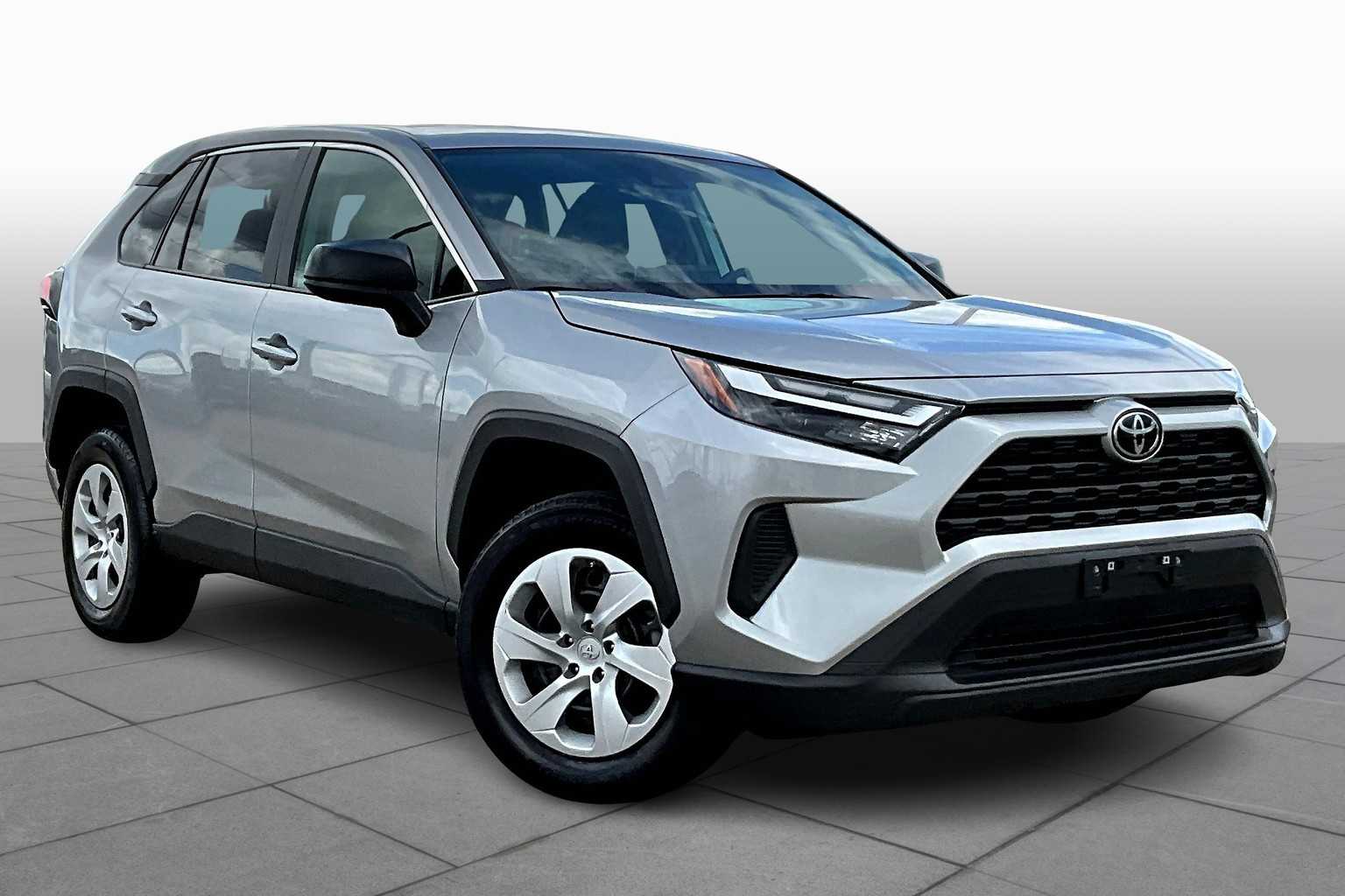 2024 Toyota RAV4 LE photo 2