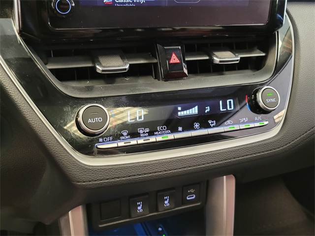2023 Toyota Corolla Cross XLE photo 21