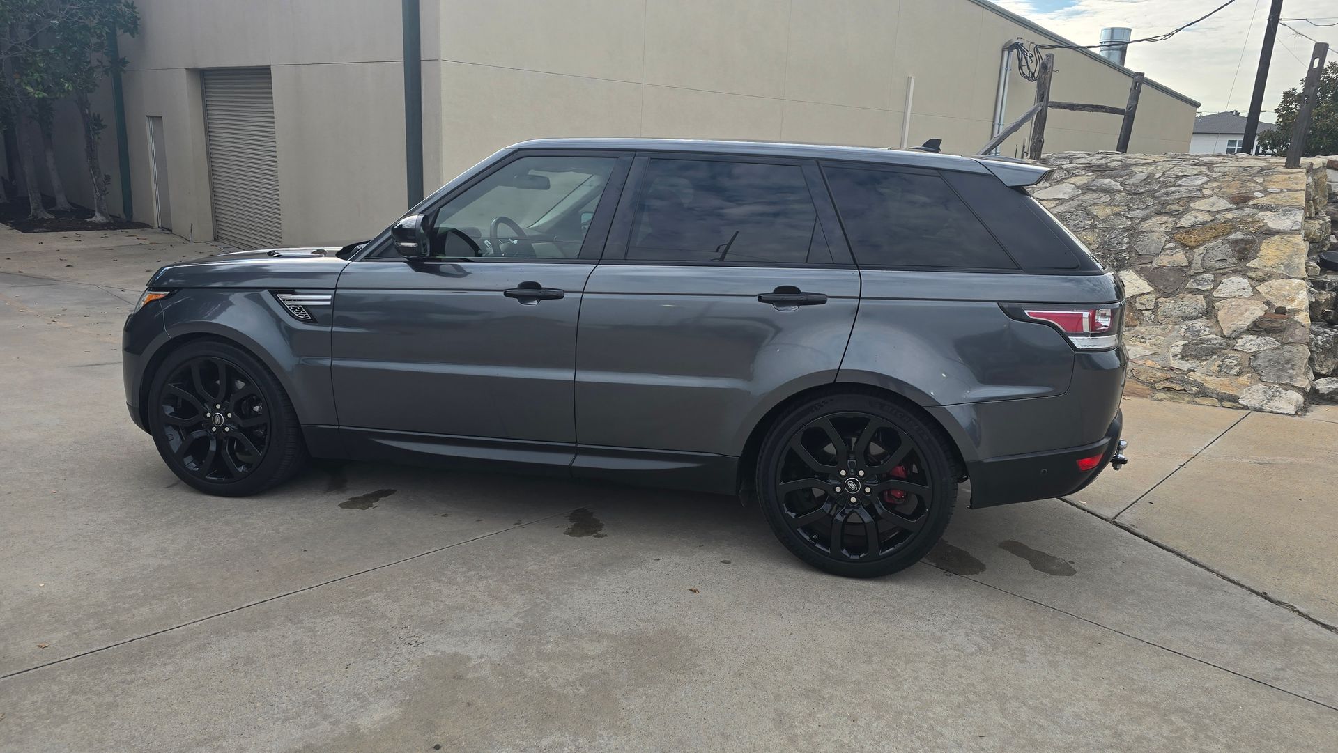 2016 Land Rover Range Rover Sport HSE photo 2