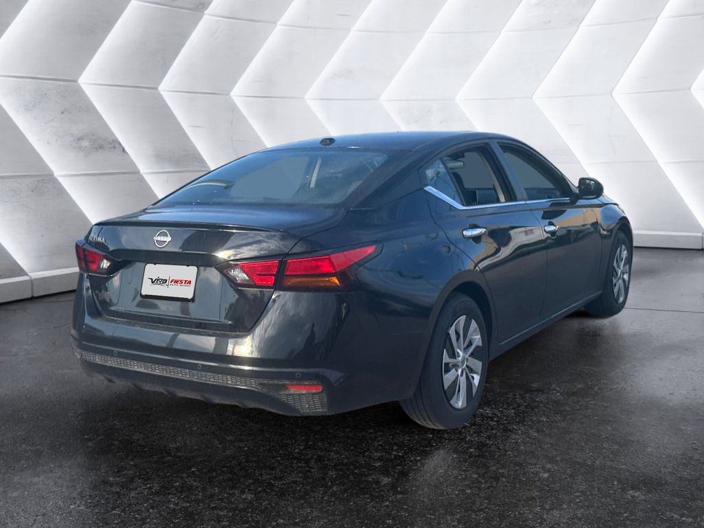 2025 Nissan Altima 2.5 S photo 4
