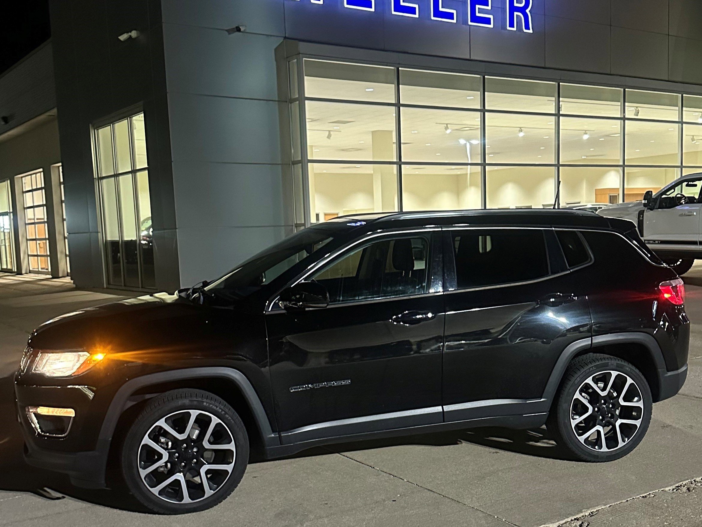 2018 Jeep Compass Limited photo 2