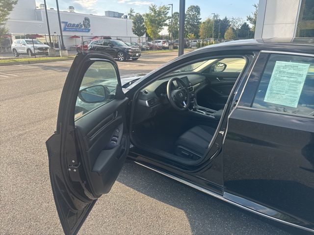 2019 Honda Accord EX photo 9