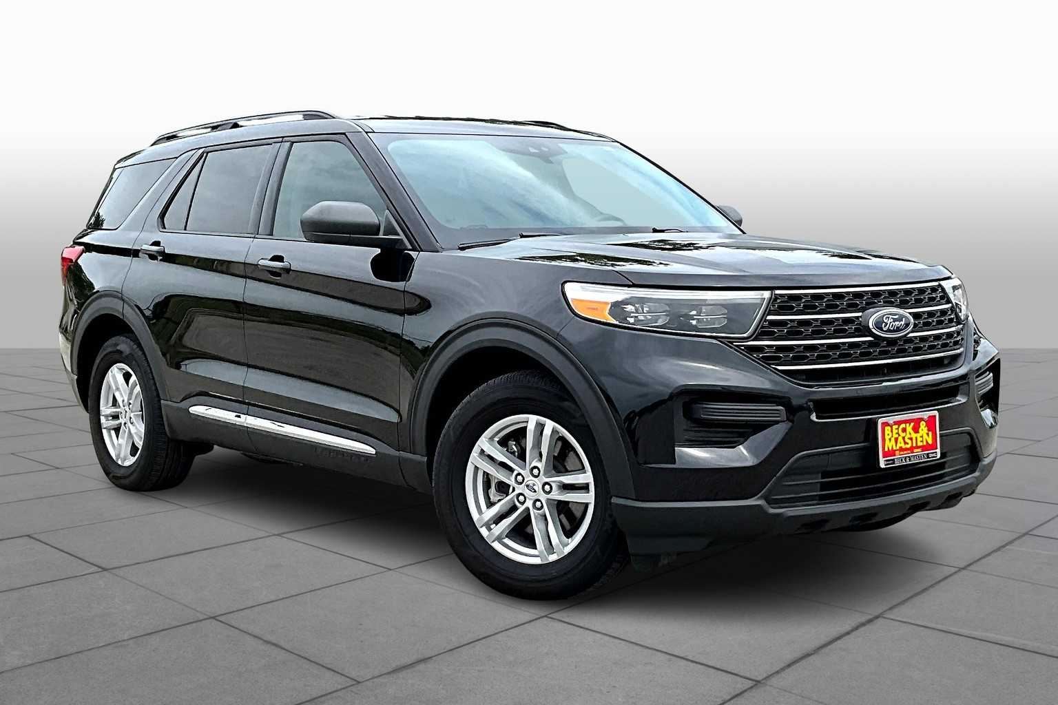 2024 Ford Explorer XLT photo 2