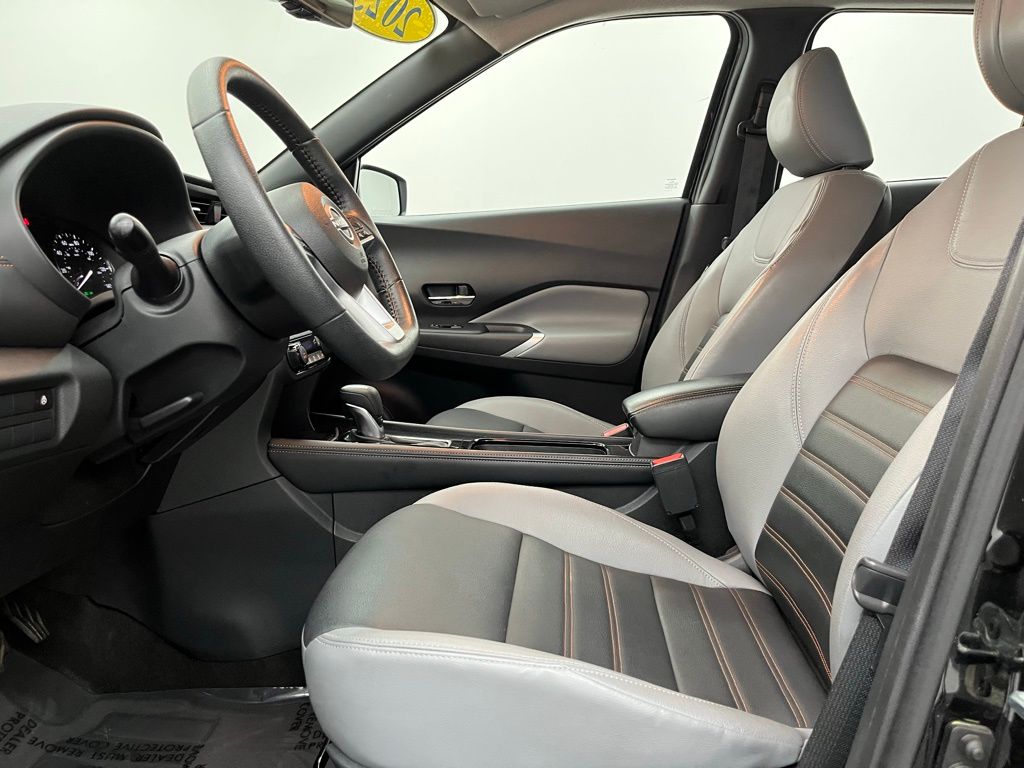 2023 Nissan Kicks SR photo 15