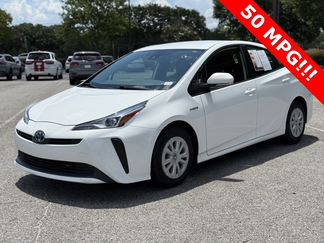 2022 Toyota Prius LE photo 3