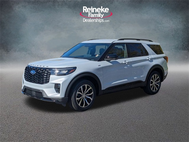 2026 Ford Explorer ST-LINE's photo
