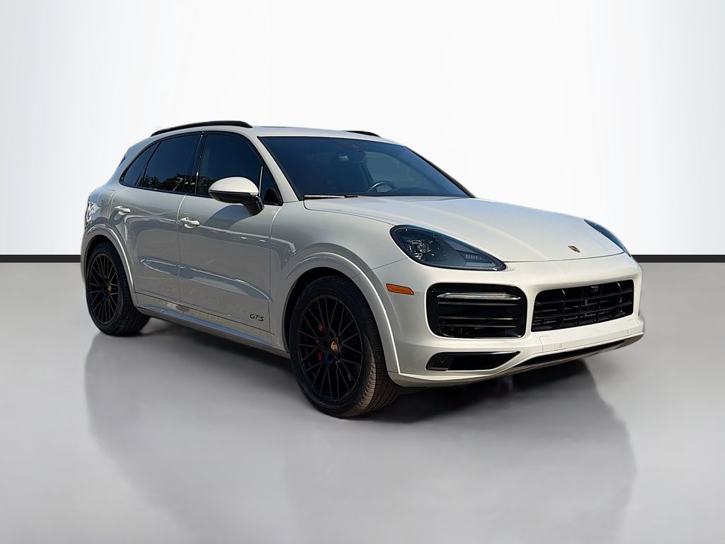 2023 Porsche Cayenne GTS's photo