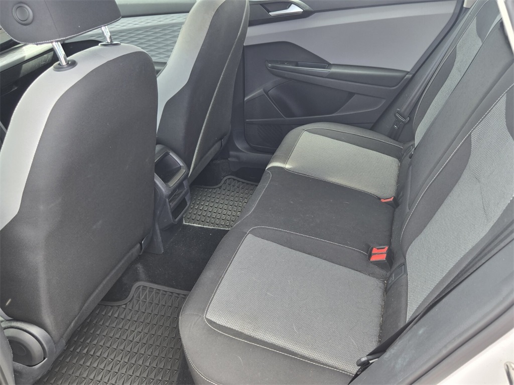 2022 Volkswagen Taos S photo 4