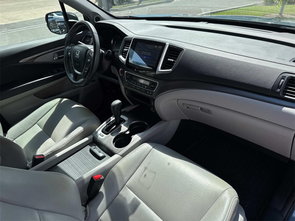 2017 Honda Pilot EX-L photo 11