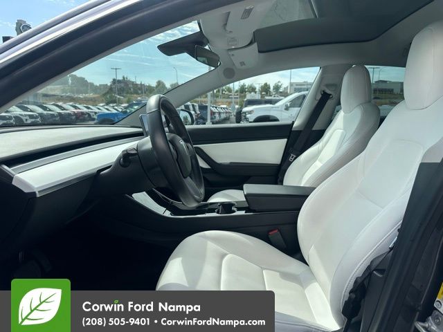 2019 Tesla Model 3 Long Range photo 5