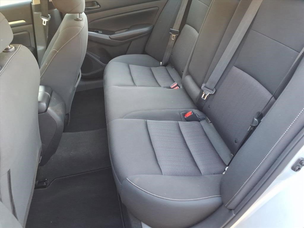 2023 Nissan Altima 2.5 SV photo 10