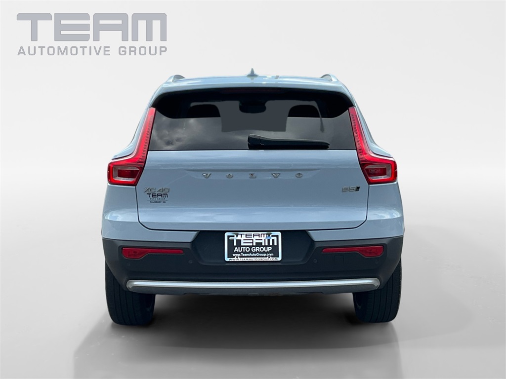 2024 Volvo XC40 Plus photo 6