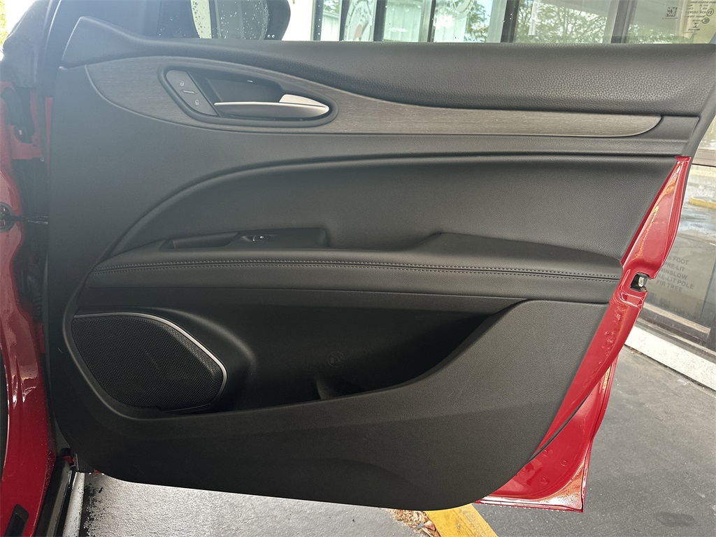 2018 Alfa Romeo Stelvio Ti photo 34