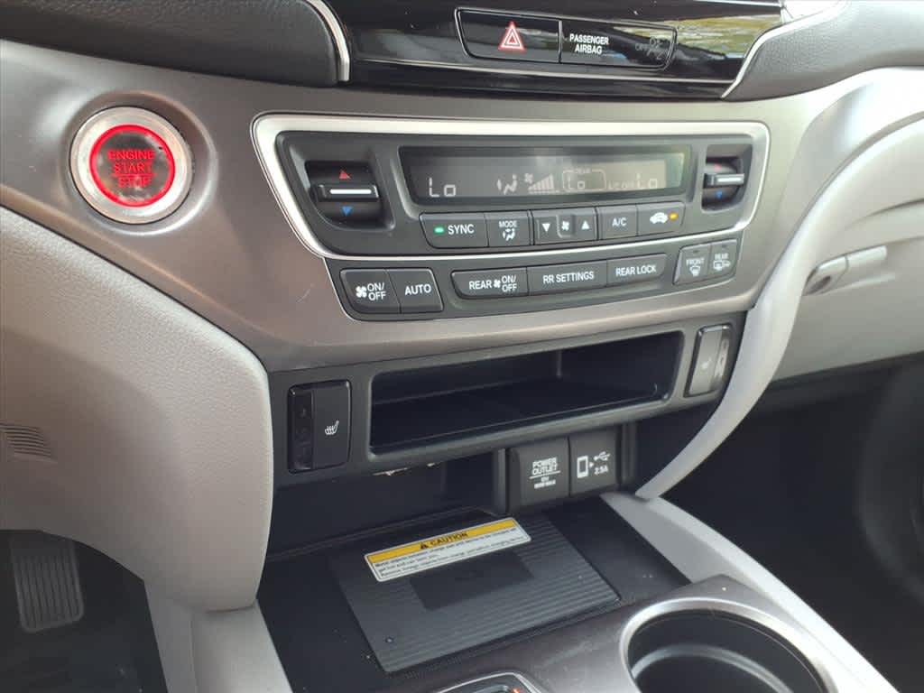 2022 Honda Pilot SE photo 18