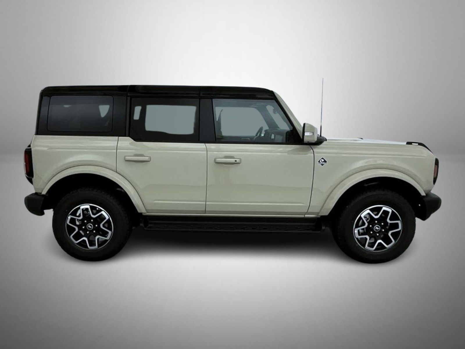 2025 Ford Bronco Outer Banks photo 4