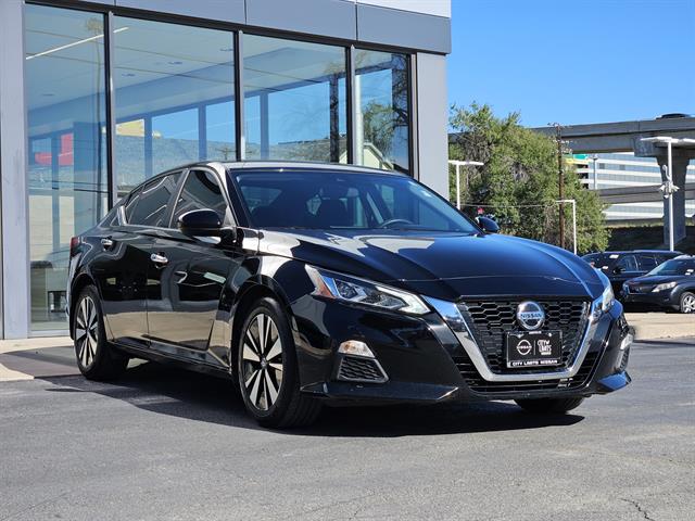 2022 Nissan Altima 2.5 SV photo 2